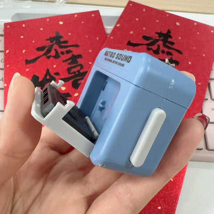 Retro Mini Recorder Player Keyring New Style Funny Record Players Keychain Suprise Gift Supplies Car Keychain