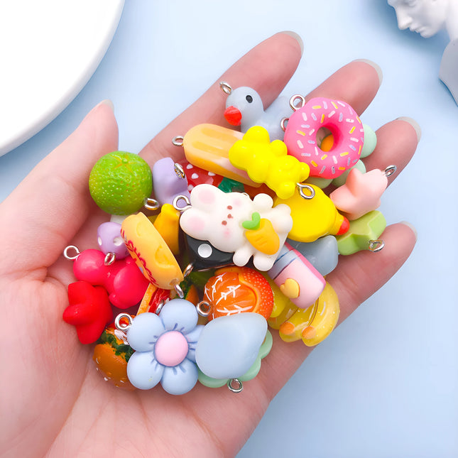 Random Assortment of Cartoon Charms: 10/20/30pcs Resin Pendants (Approx. 20mm), Resin Accessories for Kids' Handmade Jewelry.
