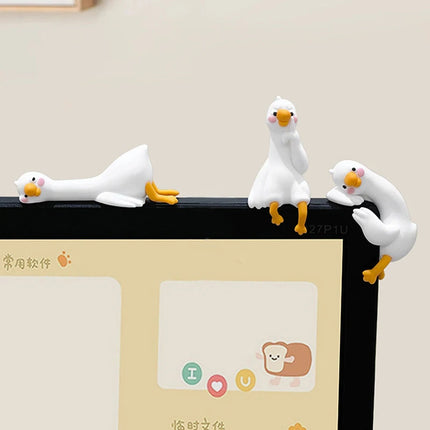 Resin Cartoon Animal Decor For Desk Car Dashboard TV Monitor Gift Idea Cute 3D Duck Figurine Mini Resin Duck Ornament Playful[Q]