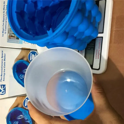 2-in-1 Portable Silicone Ice Cube Maker Cylinder Mold Ice Bucket with Lid Space Saving Wine Whiskey Chiller Bar Kitchen Gadgets