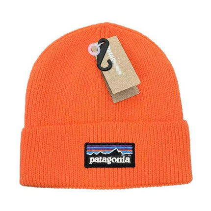 Unisex Knitted Wool Beanie / Bonnet Unisexe en Laine Tricotée