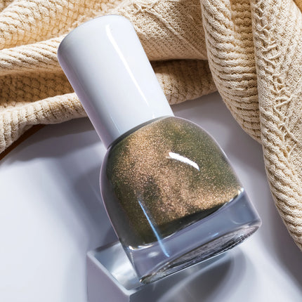 S144 Crystal Berry 10ml No-Bake Cat Eye Nail Polish. Crystal Berry color series base with berry red fragments. Quick-drying