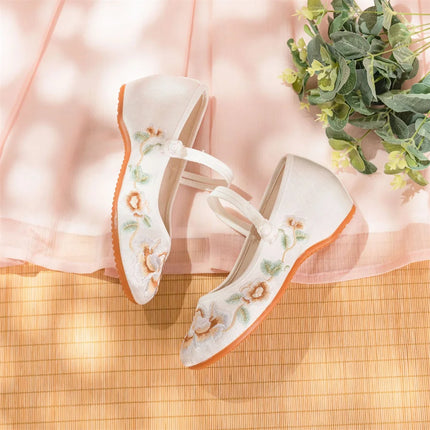 Fashion Embroidery Chinese Style Low-heel Women Shoes Elegant Casual Zapatos Vintage Woman Cloth Single Shoes Ethnic Style