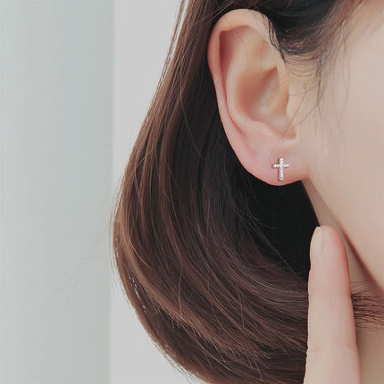 1-piece set of cross-shaped earrings inlaid with synthetic zircon, fashionable, exquisite, and trendy earrings for women