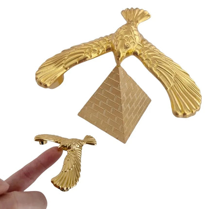 Balance Bird Metal Eagle Toy Gravity with Pyramid Combination Set Children Physical Science Adults Office Desktop Toy Gifts
