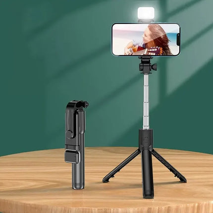 Bluetooth Wireless Selfie Stick Mini Tripod Monopod Remote Shutter With Fill Light for iPhone Samsung Xiaomi Phone Holder