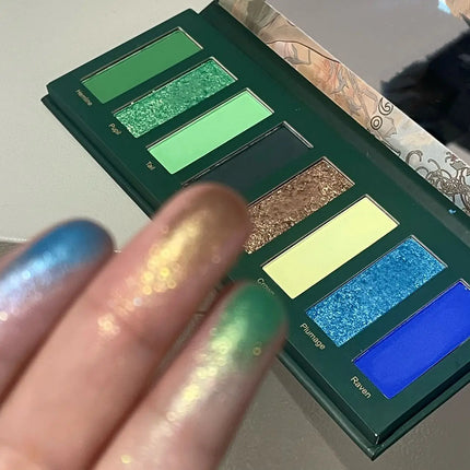8 Colors Diamond Pearl Punk Green Eyeshadow Halloween Makeup Palette Waterproof Matte Smoky Polarized Green Eye Shadow Palette