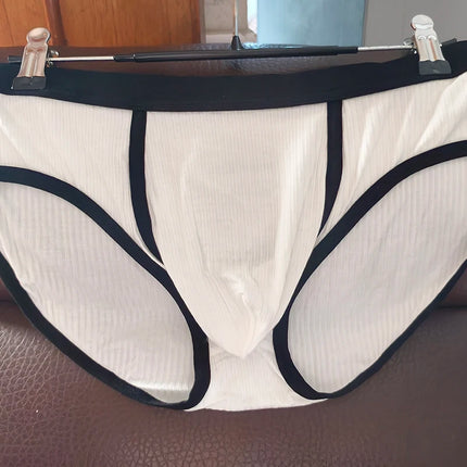 Men's briefs with fashionable and sexy underpants and large pockets