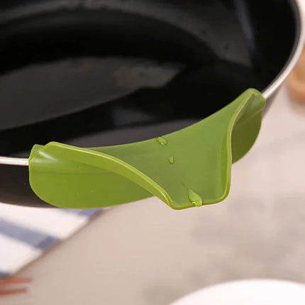 1 Pcs Funnel Anti-spill Silicone Slip on Pour Soup Spout Funnel for Pots Pans and Bowls and Jars Kitchen Gadget Tool Dropship