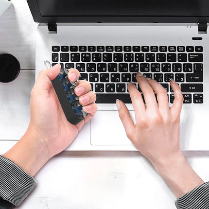 4Keys Keyboard Key Irritability Toy, Finger Pressure Relief Button, Adult Office Stress-relieving and Calming Key Chain Gift