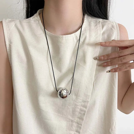2025 New Arrival Metal Ball Pendant Necklace for Women Fashion Design Long Adjustable Sweater Chain Jewelry Accessories