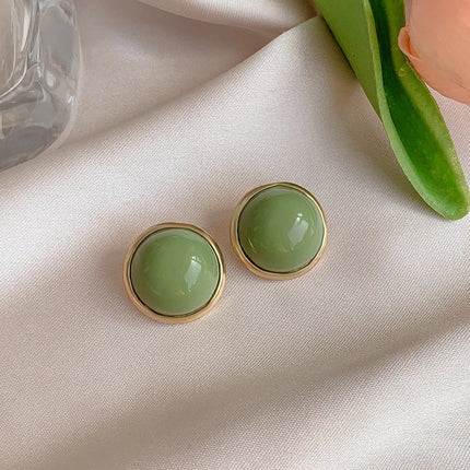 French Retro Milky Green Round Stud Earrings Appears White for Women Party Jewelry Golden Color Elegant Earrings Wholesale