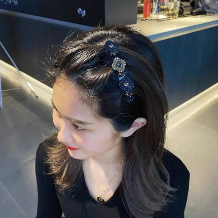 2023 New Fashion Sparkling Crystal Stone Braided Hair Clips 3 Flower Hair Accessory For Women Girls