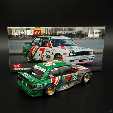 Kaido House + MINIGT 1:64 BMW M3 KAIDO WORKS LARRY CHEN V1 USA Exclusive Alloy Die-cast Car Model