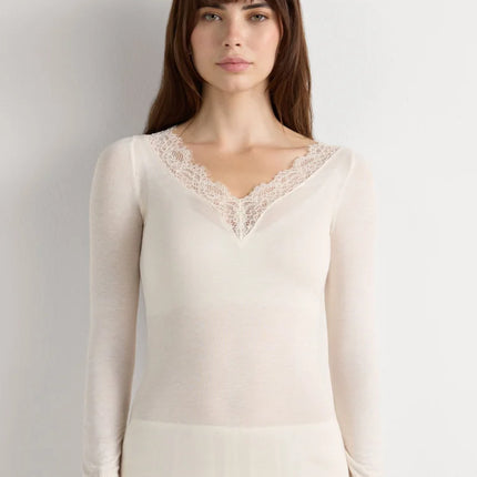 Absobe Long Sleeve Lace Trim T-shirt Women Sexy Low Cut V-Neck Patchwork Versatile Slim Female Top Solid Color Casual Streetwear