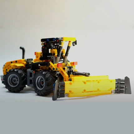 NEW 2024 Creative and versatile 603PCS Tractor model building kit block self-locking bricks birthday and Christmas gifts