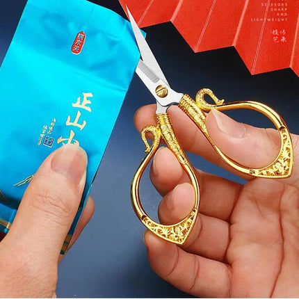 Retro Stainless Steel Sewing Scissors Handmade Cuttings Pointed Tailor Scissors Home Multifunction DIY Sewing Accessories