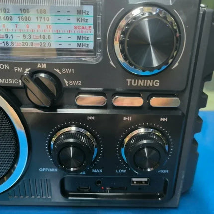 FP-722-S Dual Solar Charging AM/FM/SW1-2 4-band Radios HIFI Stereo Bluetooth Speaker Portable Mp3 Music Player Built in Speakers