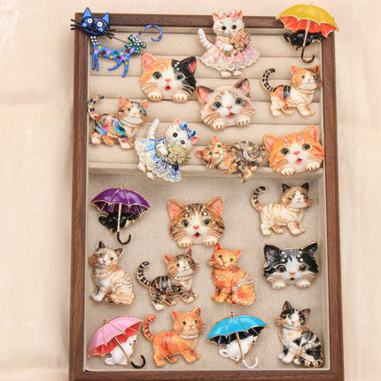 Cute and Exquisite Cartoon Cat Animal Design Brooches for Men and Women, Jewelry, Fashion Accessories, and Couple's Party Gifts