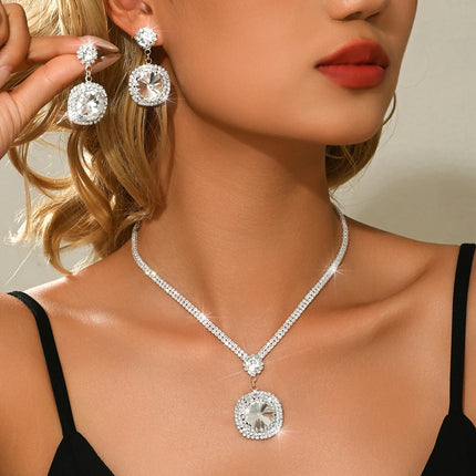 High quality elegant and charming round necklace and earrings with noble temperament, versatile accessories for wedding dresses