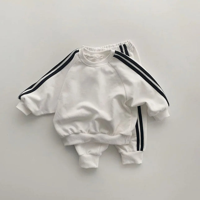 Boys and girls' spring new 2025 children's cool letter print zip-up top and trousers casual sports two-piece baby suit