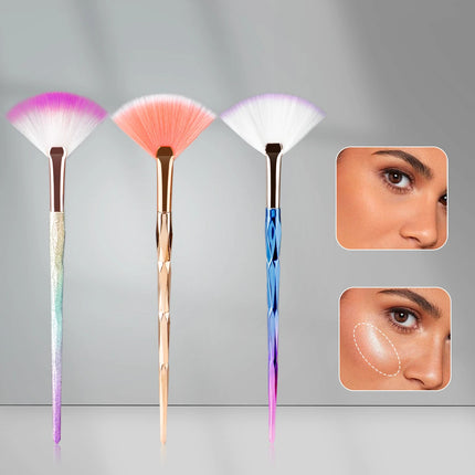 1pcs New Practical Facial Brushes Fan Makeup Brushes Soft Portable Mask Brushes Cosmetic Tools for Ladies Girls Nail Charm Beaut