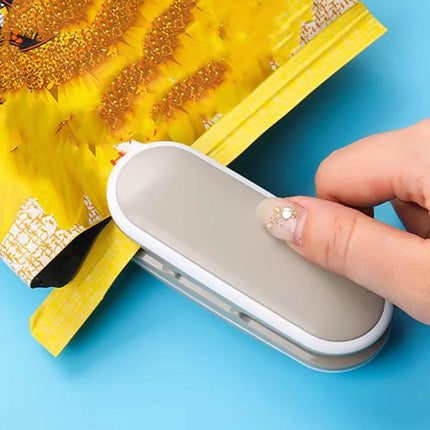 1 Pack Sealing Machine Mini Portable Sealing Clip Hand Pressure Heat Sealing Machine Food Fruit Snacks Preservation Small Tools