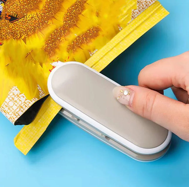 1 Pack Sealing Machine Mini Portable Sealing Clip Hand Pressure Heat Sealing Machine Food Fruit Snacks Preservation Small Tools