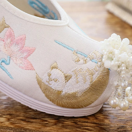 Chasing Moon Hot Sale Of The Season New Style Ming Dynasty Hanfu Shoes National Style Upturned Head Cotton Shoes Ancient Wedding