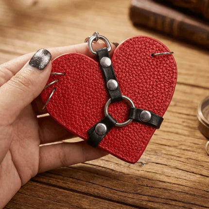 Fashion Y2K Rivet Heart Bag Charm Punk Gothic Leather Heart Keychain Black Red Bag Pendant Bag Hanging