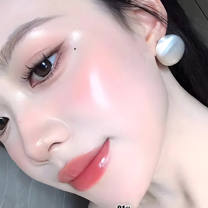 Highlighter cream for face brightening and contouring blusher highlighter stick for natural watery skin