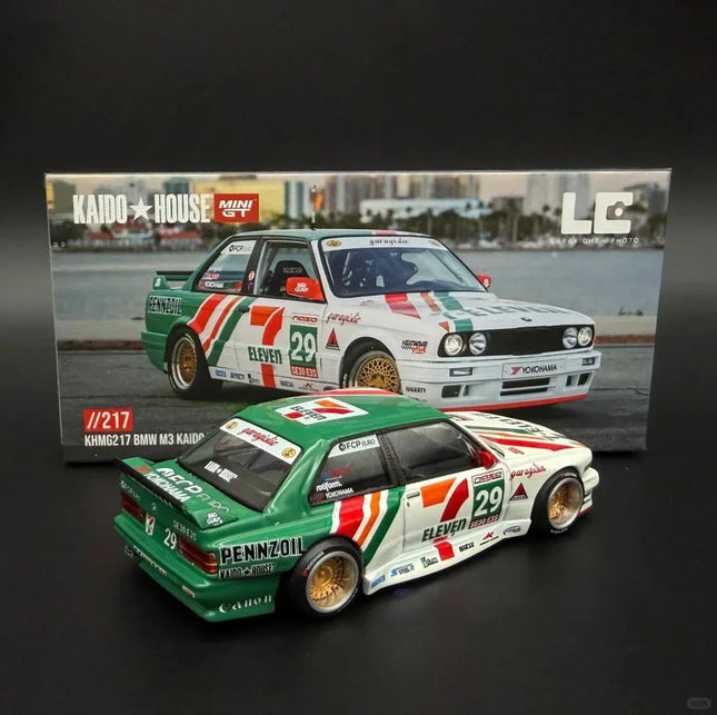 Kaido House + MINIGT 1:64 BMW M3 KAIDO WORKS LARRY CHEN V1 USA Exclusive Alloy Die-cast Car Model