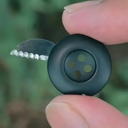 Convenient and durable button shaped foldable portable outdoor knife, concealed outdoor escape knife