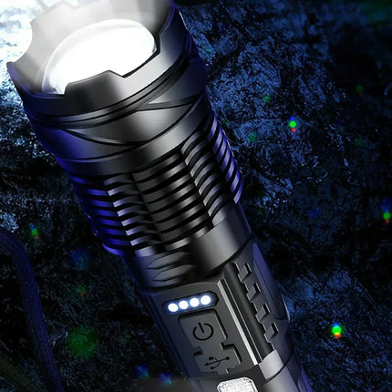 Powerful P50 Led Flashlights 2000LM Ultra Bright Tactical Light Emergency Spotlights Telescopic Zoom Light Builtin 18650 Battery