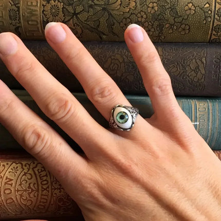 2024 New Creative Cat's Eye Alloy Casting Rings for Men Tiktok Europe and America Gothic Rock All-around Eyeball Simple Jewelry