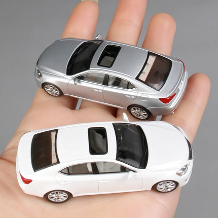 1:64 Lexus Is350  Is 350 Static Simulation Alloy Car Model Toy Collectible Display Ornament Gift