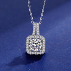 FB-White Moissanite / 1.0ct with box