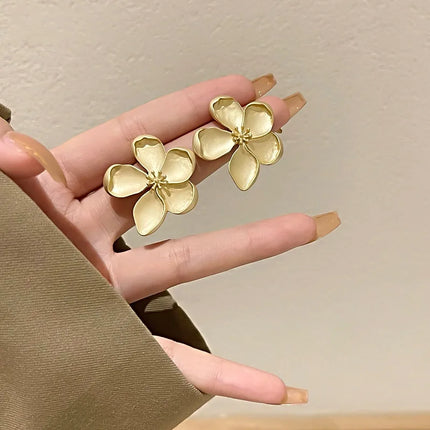 Gold Color Matte Texture Metal Flower Retro Earrings for Women Girls Fashion Party Jewelry Gifts 2024