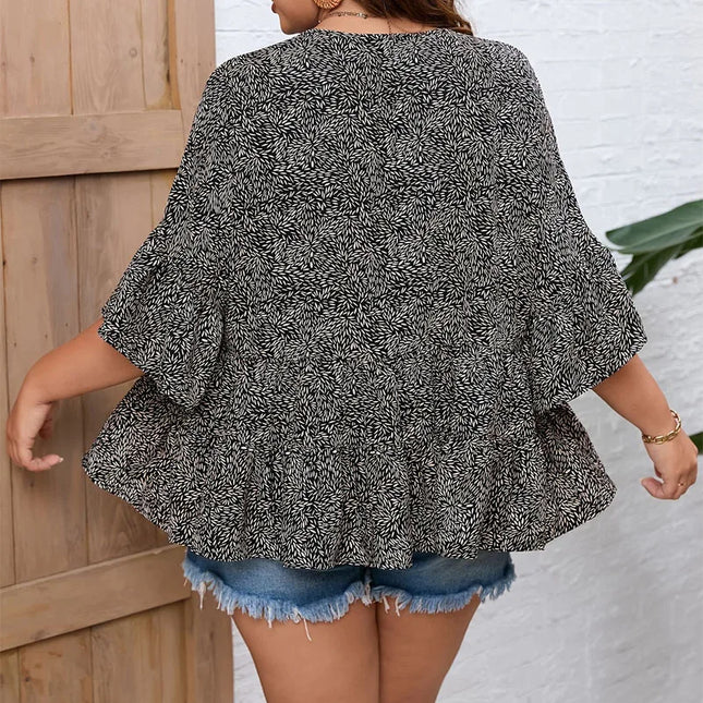 Plus Size Women's Shirts, Printed Round Neck Shirts, Layered Design Short-Sleeved Elegant Tops, Suitable for Everyday Wear
