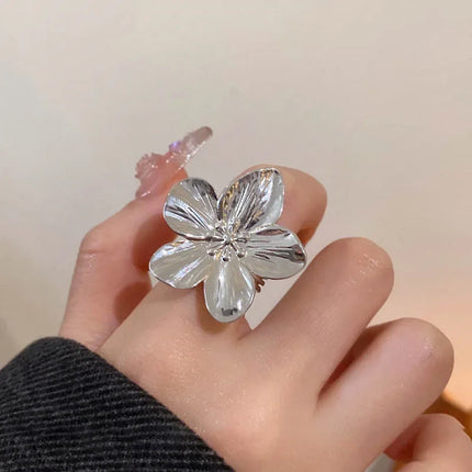 LATS 2024 New Flower Ring for Women Simple Temperament Party Fashion Trendy Charm Waterproof Jewelry Gifts Wholesale