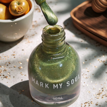 S138 Neon Sky - 10ml No - bake Cat's Eye Nail Polish. It dries quickly and lasts long. With a mysterious and deep main color