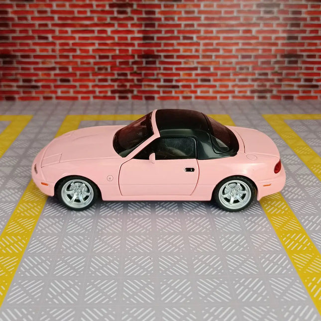1:32 Mazda MX5 Supercar Alloy Die Cast Toy Car Model Sound and Light Pull Back Toy Collectibles Birthday gift