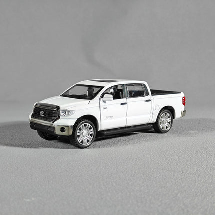 1:32 Toyota Tundra Pickup Truck Off Road Alloy Diecast Model Hight Simulation Sond & Light Toy Gift For Friends Desktop Ornament