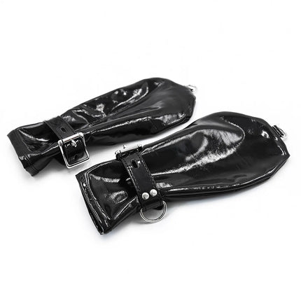 Sex toys, patent leather handcuffs, bright leather hand buckles, tied hands, toys, restrained and bound adult products.
