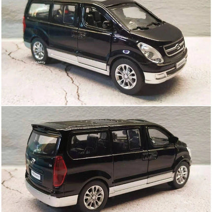 1:32 Hyundai H-1 Grand Starex MPV Alloy Car Model Diecast Metal Toy Car Model High Simulation Sound and Light Childrens Toy Gift