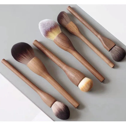 1Pcs European Vintage Wood Handle Makeup Brush High Quality Walnut Loose Powder Blush Foundation Contour Brush Super Soft
