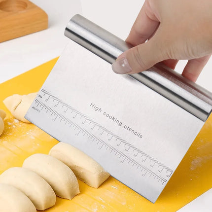 1PCS Stainless Steel Cake Scraper Dough Pastry Cutter DIY Baking Bread Separator Pizza Cutter Kitchen Measuring Cake Spatulas