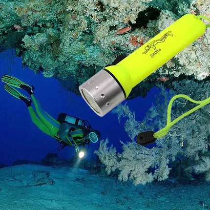 Led Professional waterproofing Diving Flashlight Strong Underwater Lighting Home Outdoor Emergency Lighting High Beam Flashlight