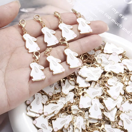 2026 New Arrival Easter Bunny Keychain White Rabbit Enamel Keyring Easter Party Favors Bag Accessory Bestseller 20pcs