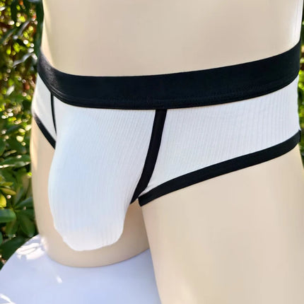 Men's briefs with large pockets are very sexy. Large-space sports underwear for men